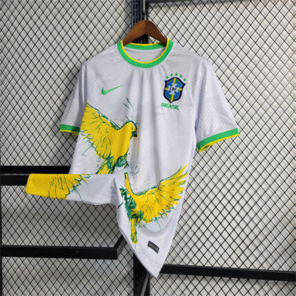 Maillot Brésil Édition Spéciale – Blanc Perroquet 2024