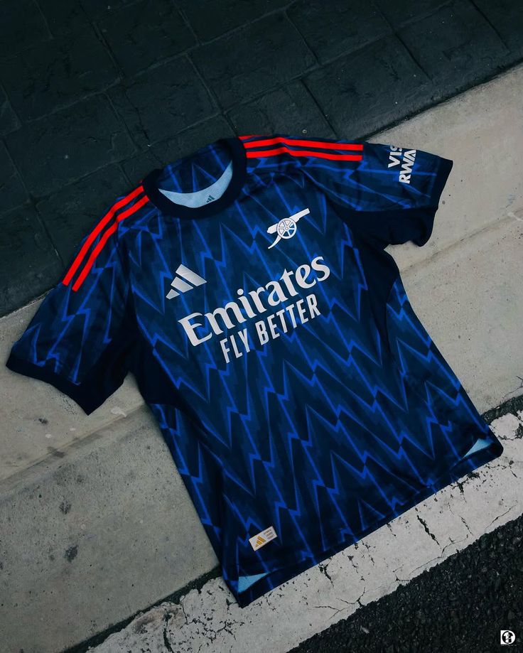 Maillot Extérieur Arsenal 2025/26 – Adidas