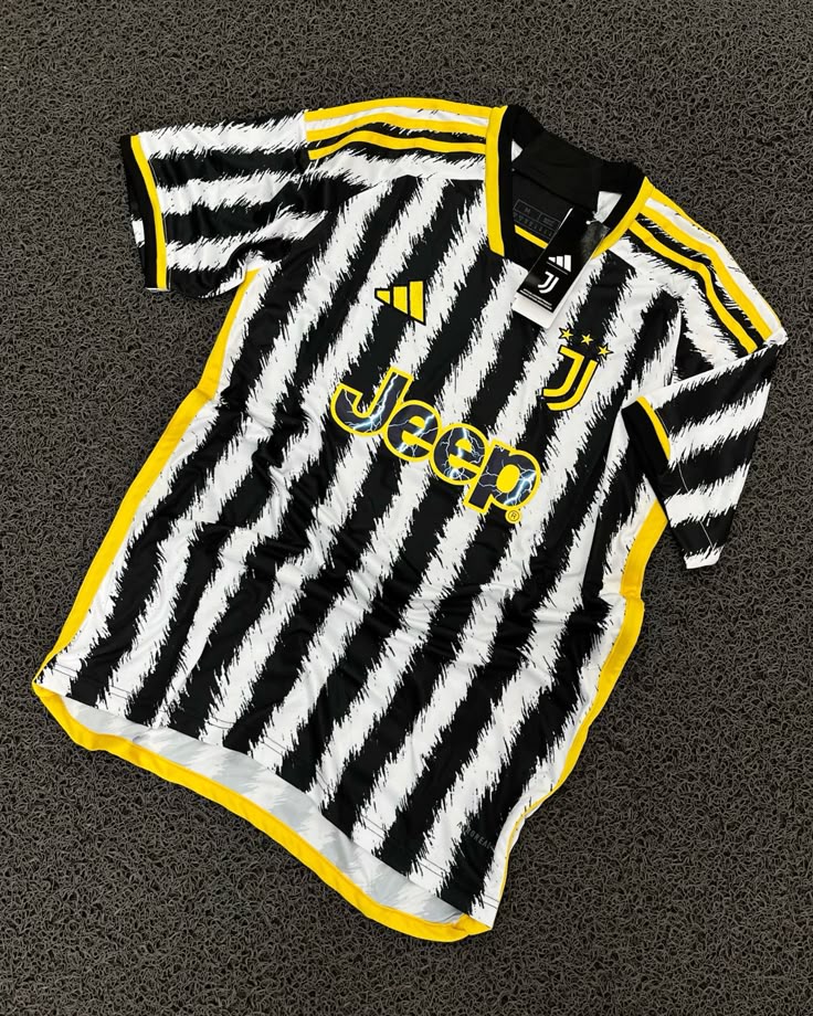 Maillot Domicile Juventus FC 2023-2024 - L'Héritage Zébré Revisité&nbsp;