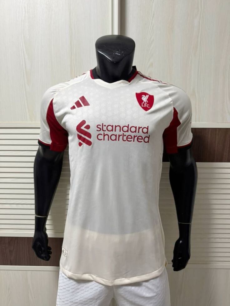 Maillot extérieur Liverpool FC 2023/24 – Blanc &amp; Rouge